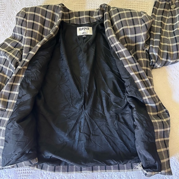 Blazer - Picture 7 of 11